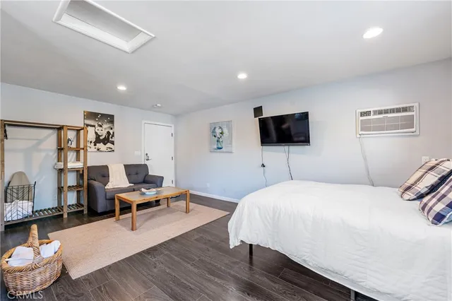 $2,249,000 | 16762 Otsego Street, Encino, CA 91436