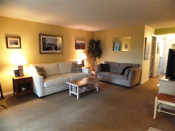 18 Beal's Cove Road, Unit B Hingham, MA 02043 - Photo 3 of 17 Gallery Image 3