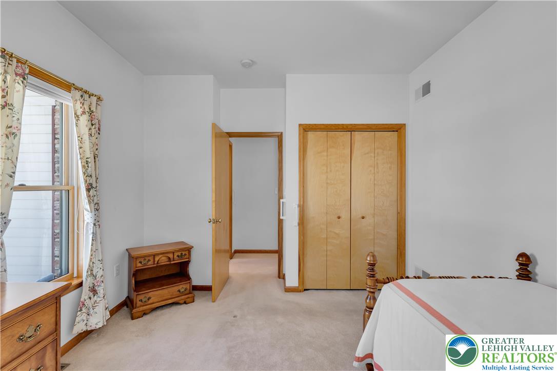 239 North 36th Street Allentown, PA 18104 - Photo 14 of 38 a view of an empty room and bathroom