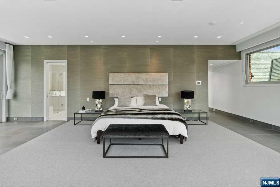 532 Winthrop Road Teaneck, NJ 07666 - Photo 11 of 42