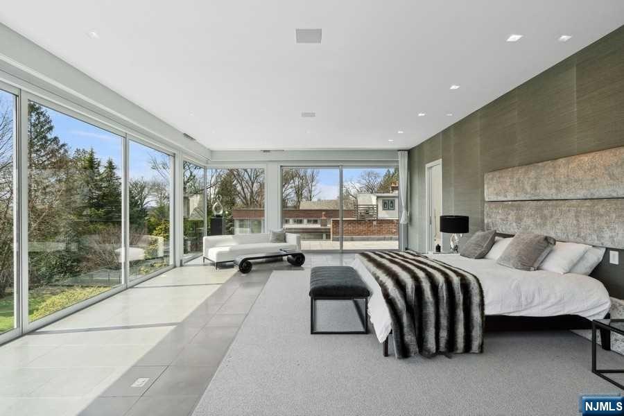 532 Winthrop Road Teaneck, NJ 07666 - Photo 12 of 42