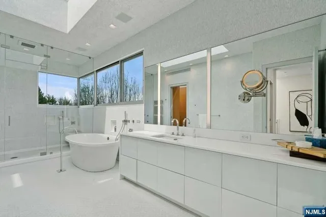 $5,200,000 | 532 Winthrop Road, Teaneck, NJ 07666