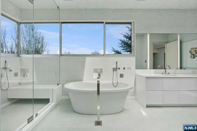 $5,200,000 | 532 Winthrop Road, Teaneck, NJ 07666