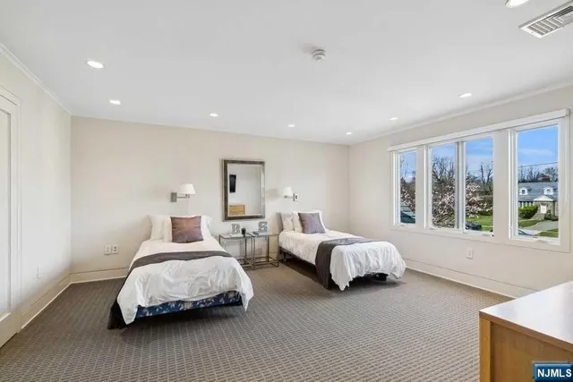 $5,200,000 | 532 Winthrop Road, Teaneck, NJ 07666