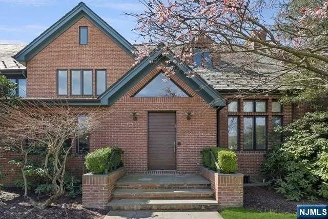 $5,200,000 | 532 Winthrop Road, Teaneck, NJ 07666