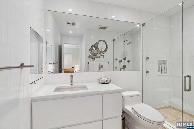 $5,200,000 | 532 Winthrop Road, Teaneck, NJ 07666