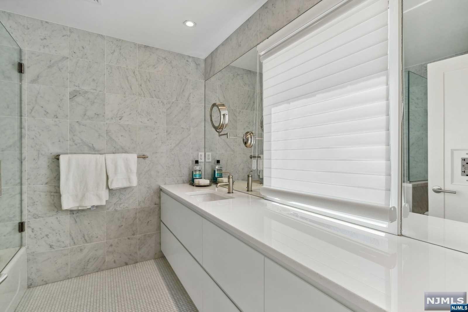 532 Winthrop Road Teaneck, NJ 07666 - Photo 23 of 42