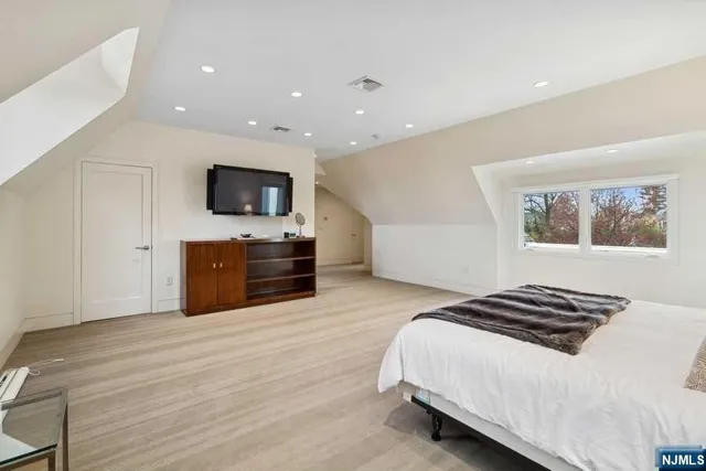 $5,200,000 | 532 Winthrop Road, Teaneck, NJ 07666