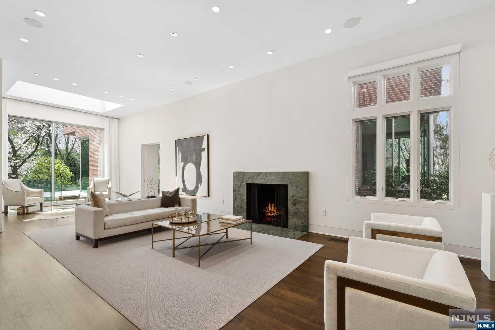 532 Winthrop Road Teaneck, NJ 07666 - Photo 3 of 42