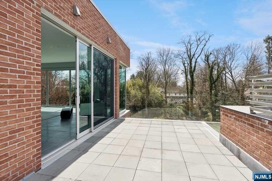 532 Winthrop Road Teaneck, NJ 07666 - Photo 33 of 42