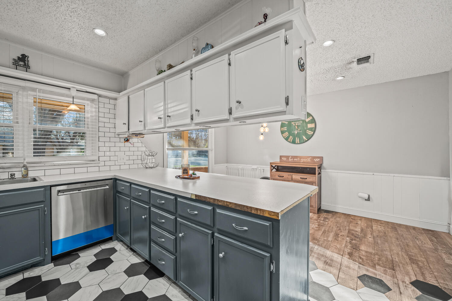 8012 Raleigh Avenue Lubbock, TX 79424 - Photo 11 of 30 8012 Raleigh-26