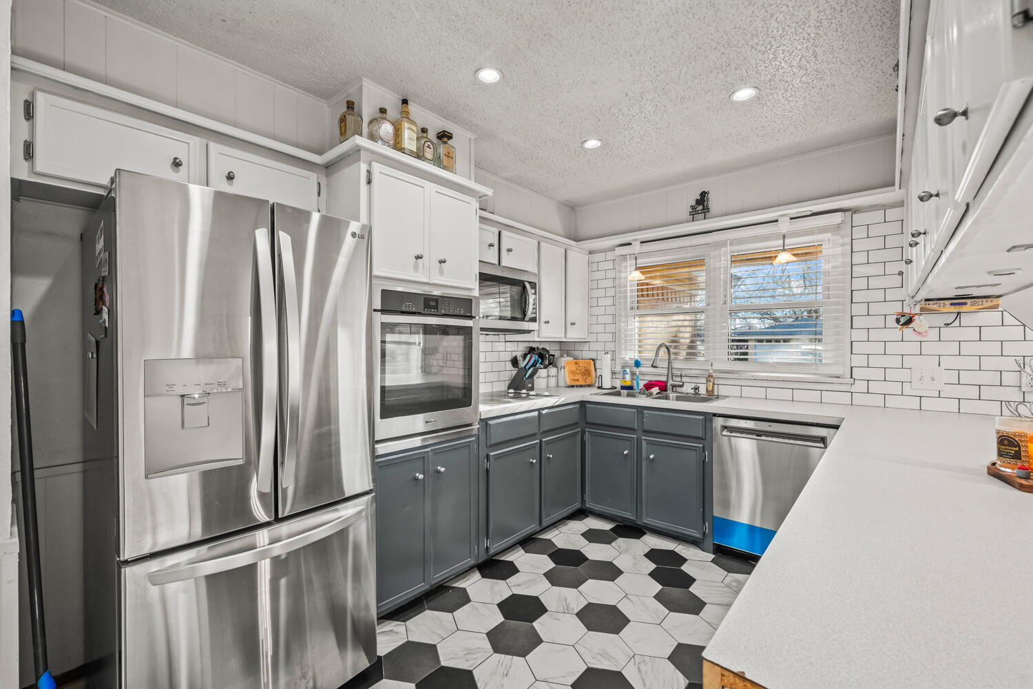 8012 Raleigh Avenue Lubbock, TX 79424 - Photo 9 of 30 8012 Raleigh-24