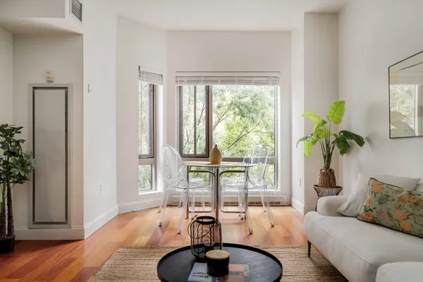$1,098,000 | 17 Otis Street, Unit 301, Cambridge, MA 02141