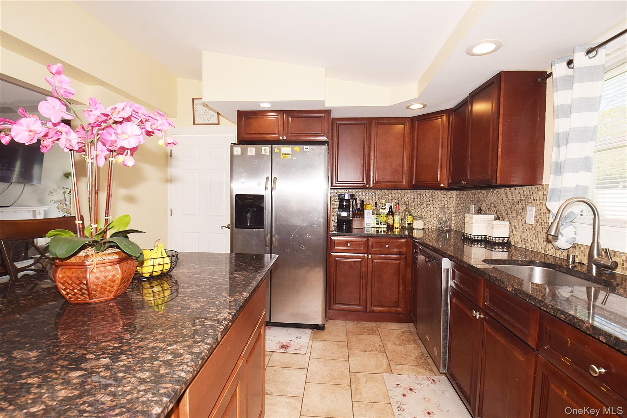 130 Winganhauppauge Road Islip, NY 11751 - Photo 7 of 44