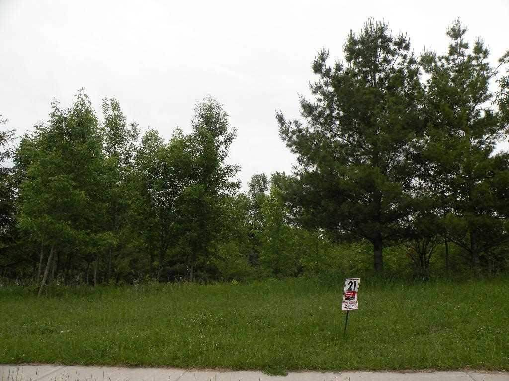 301 Drumlin Loop Ripon, WI 54971 - Photo 2 of 5