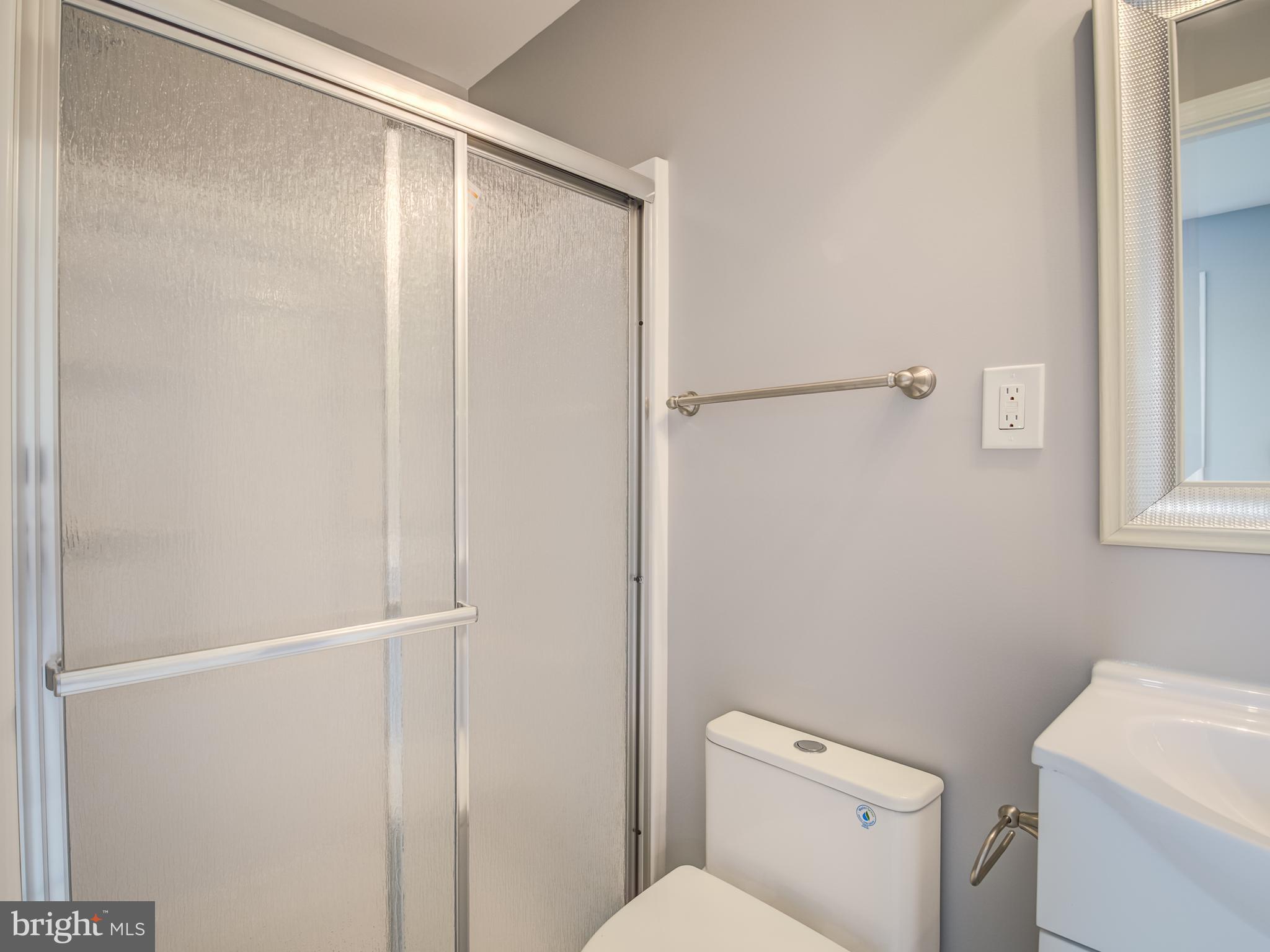 527 Riggs Road Northeast Washington, DC 20011 - Photo 55 of 72 Primary bathroom