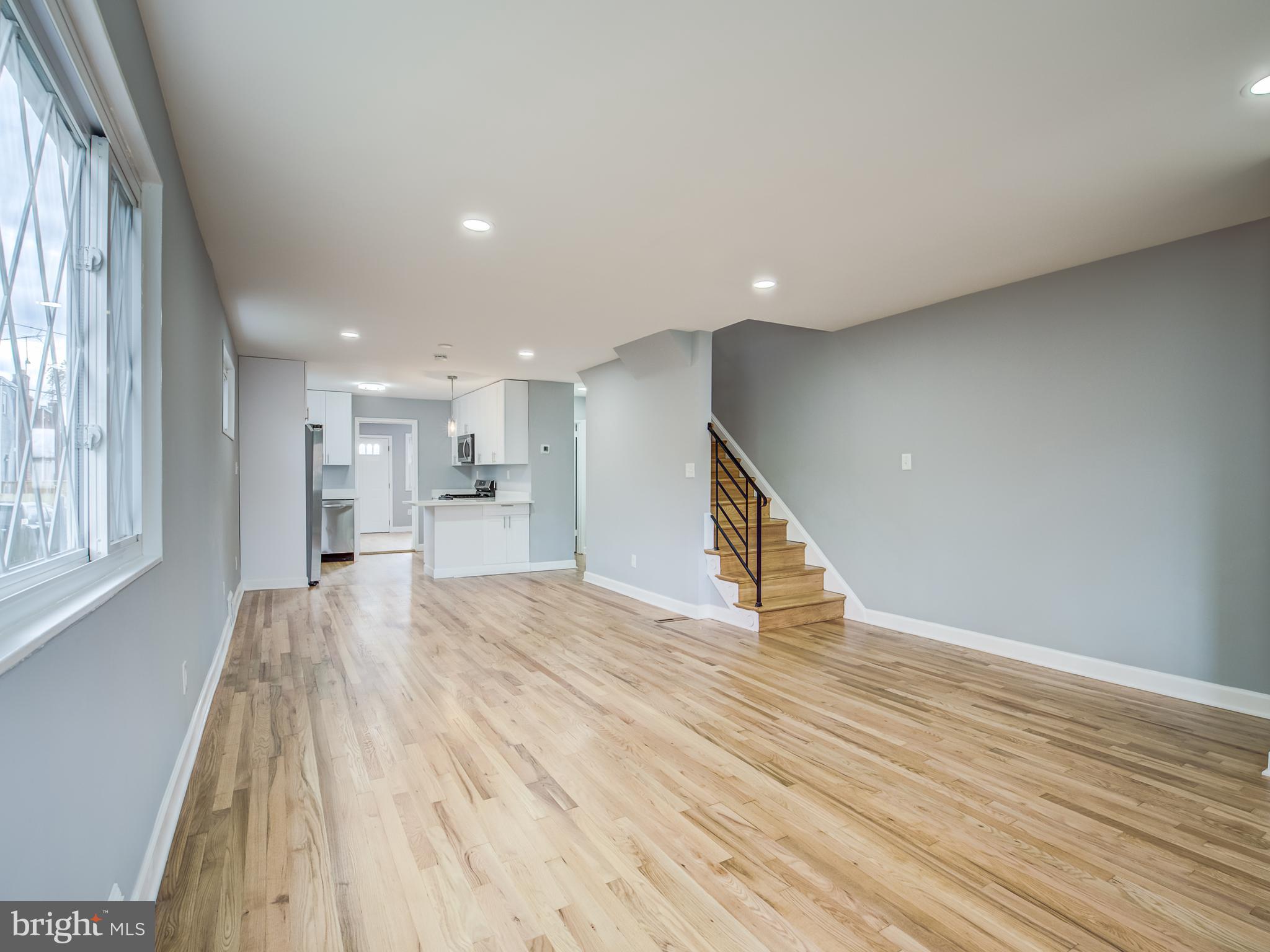 527 Riggs Road Northeast Washington, DC 20011 - Photo 10 of 72 Living Room