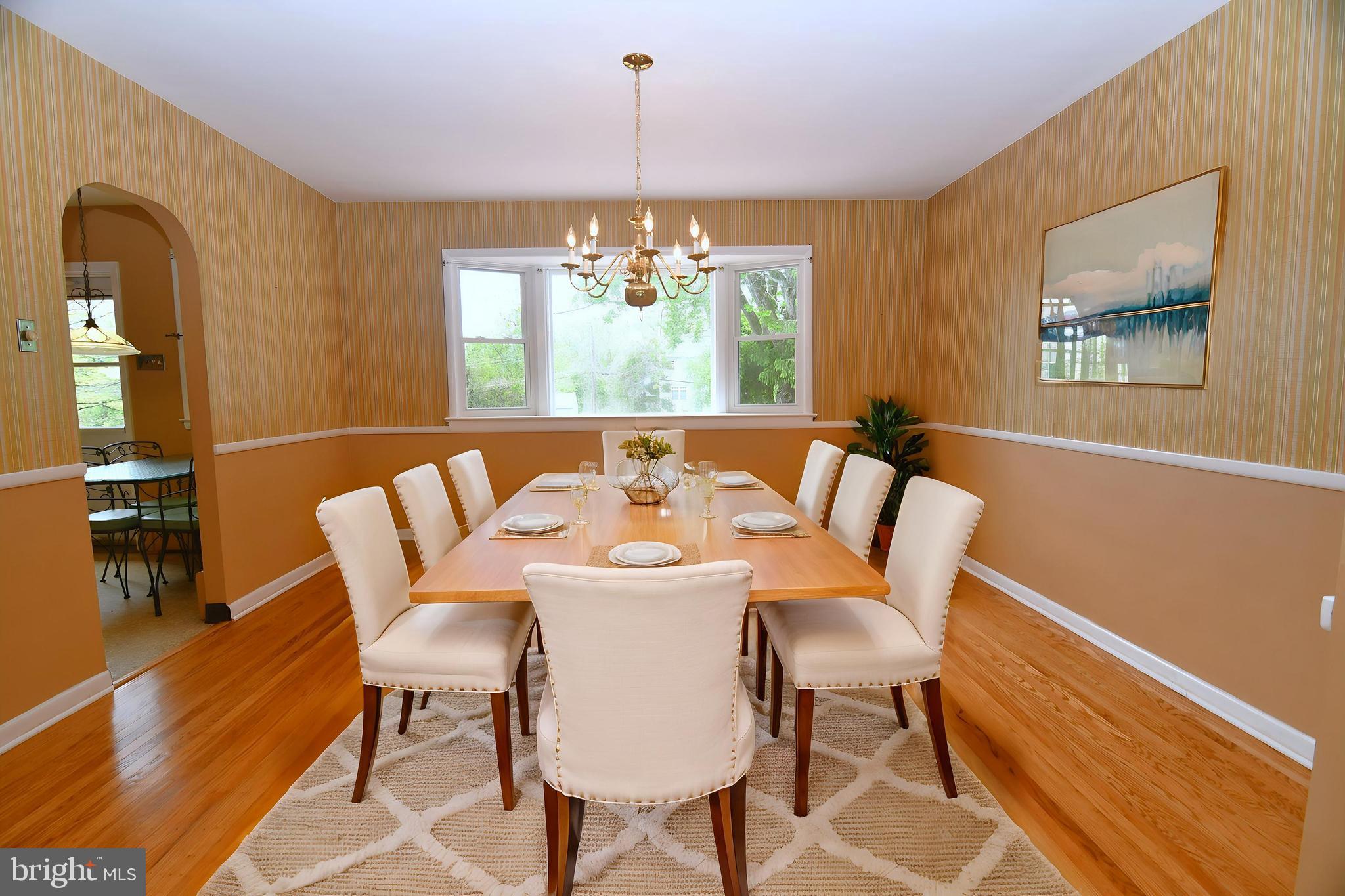 800 Bluebell Road Warminster, PA 18974 - Photo 7 of 31 Virtual Staging in Dining Room!