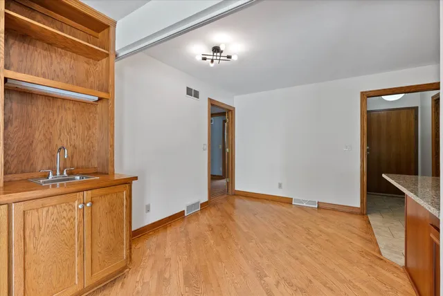 $399,900 | 920 Oakwood Lane, Unit B, Brookfield, WI 53045