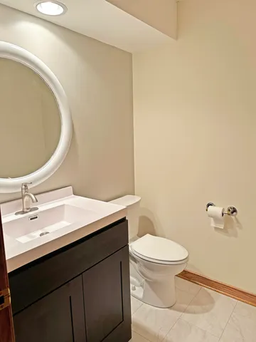 $399,900 | 920 Oakwood Lane, Unit B, Brookfield, WI 53045