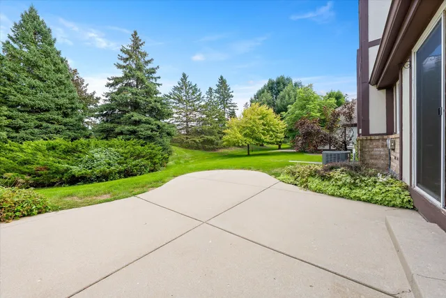 $399,900 | 920 Oakwood Lane, Unit B, Brookfield, WI 53045