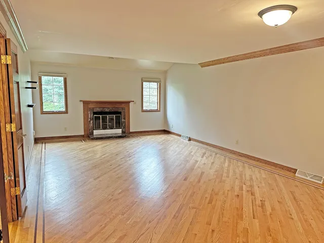 $399,900 | 920 Oakwood Lane, Unit B, Brookfield, WI 53045