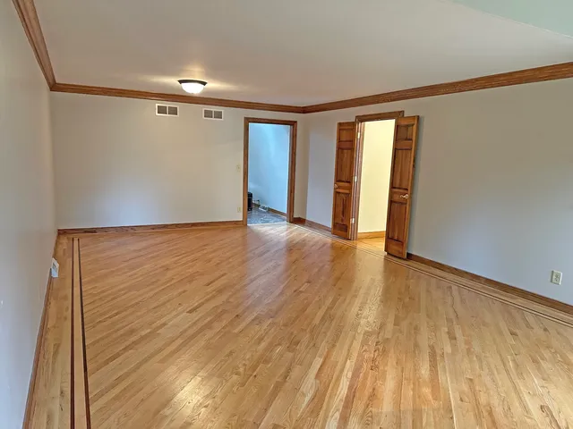 $399,900 | 920 Oakwood Lane, Unit B, Brookfield, WI 53045