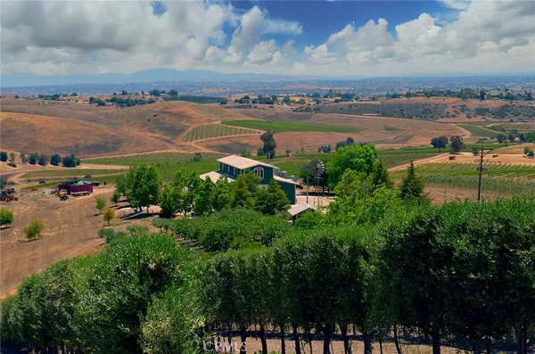 $2,750,000 | 6320 Von Dollen Road, San Miguel, CA 93451
