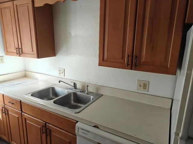 $1,600 | 404 South Oak Avenue, Sanford, FL 32771