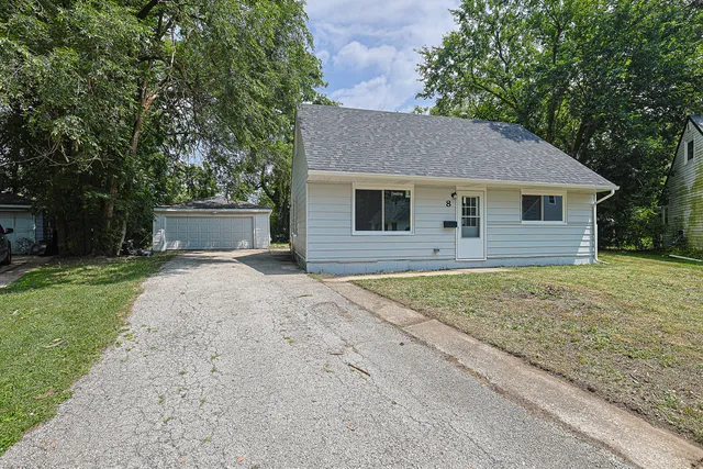 $163,995 | 8 Allegheny Court, Park Forest, IL 60466