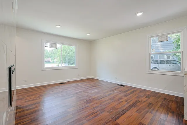 $163,995 | 8 Allegheny Court, Park Forest, IL 60466