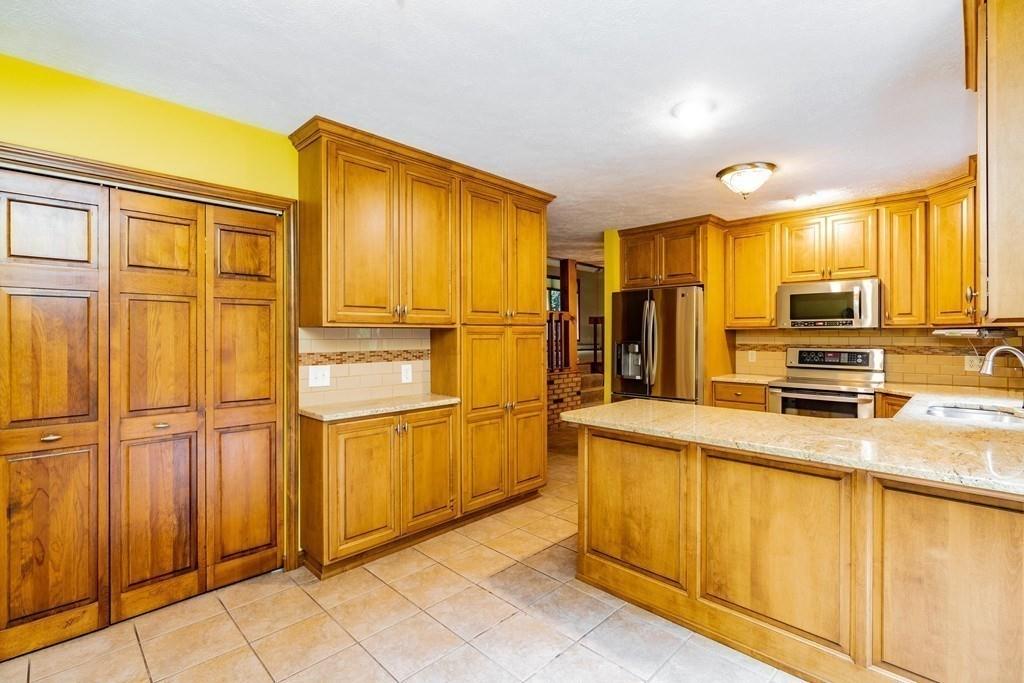 221 Podunk Road Sturbridge, MA 01566 - Photo 11 of 42