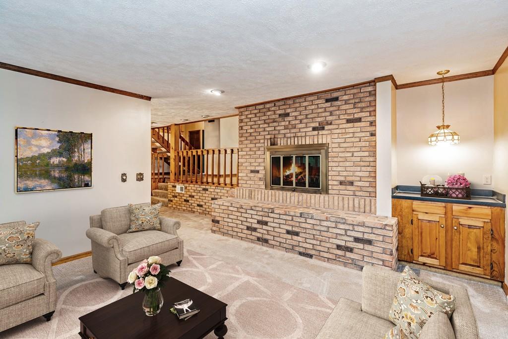 221 Podunk Road Sturbridge, MA 01566 - Photo 6 of 42