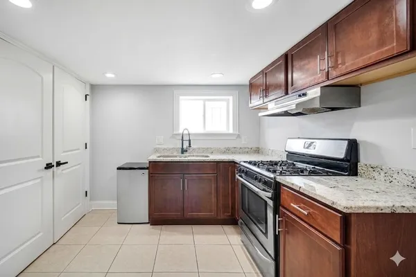 $575,000 | 3322 North Pittsburgh Avenue, Chicago, IL 60634