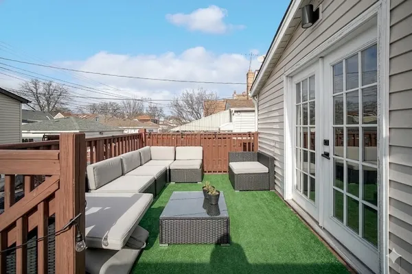 $575,000 | 3322 North Pittsburgh Avenue, Chicago, IL 60634