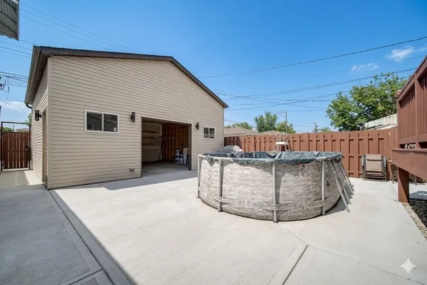$575,000 | 3322 North Pittsburgh Avenue, Chicago, IL 60634