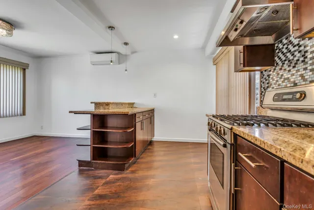 $1,358,000 | 64-04 Utopia Parkway | Fresh Meadows