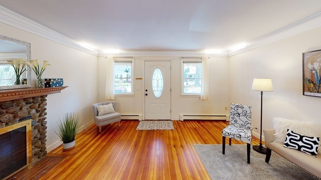 28 Chelmsford Road Bedford, MA 01730 - Photo 3 of 34 Gallery Image 3