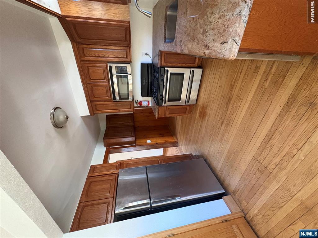 325 Bogert Avenue Ridgewood, NJ 07450 - Photo 10 of 37