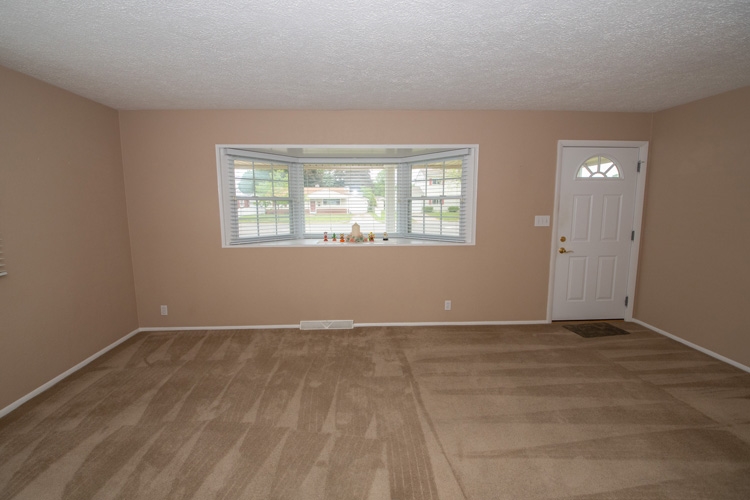 2526 Edison Road South Bend, IN 46615 - Photo 3 of 33 Gallery Image 3