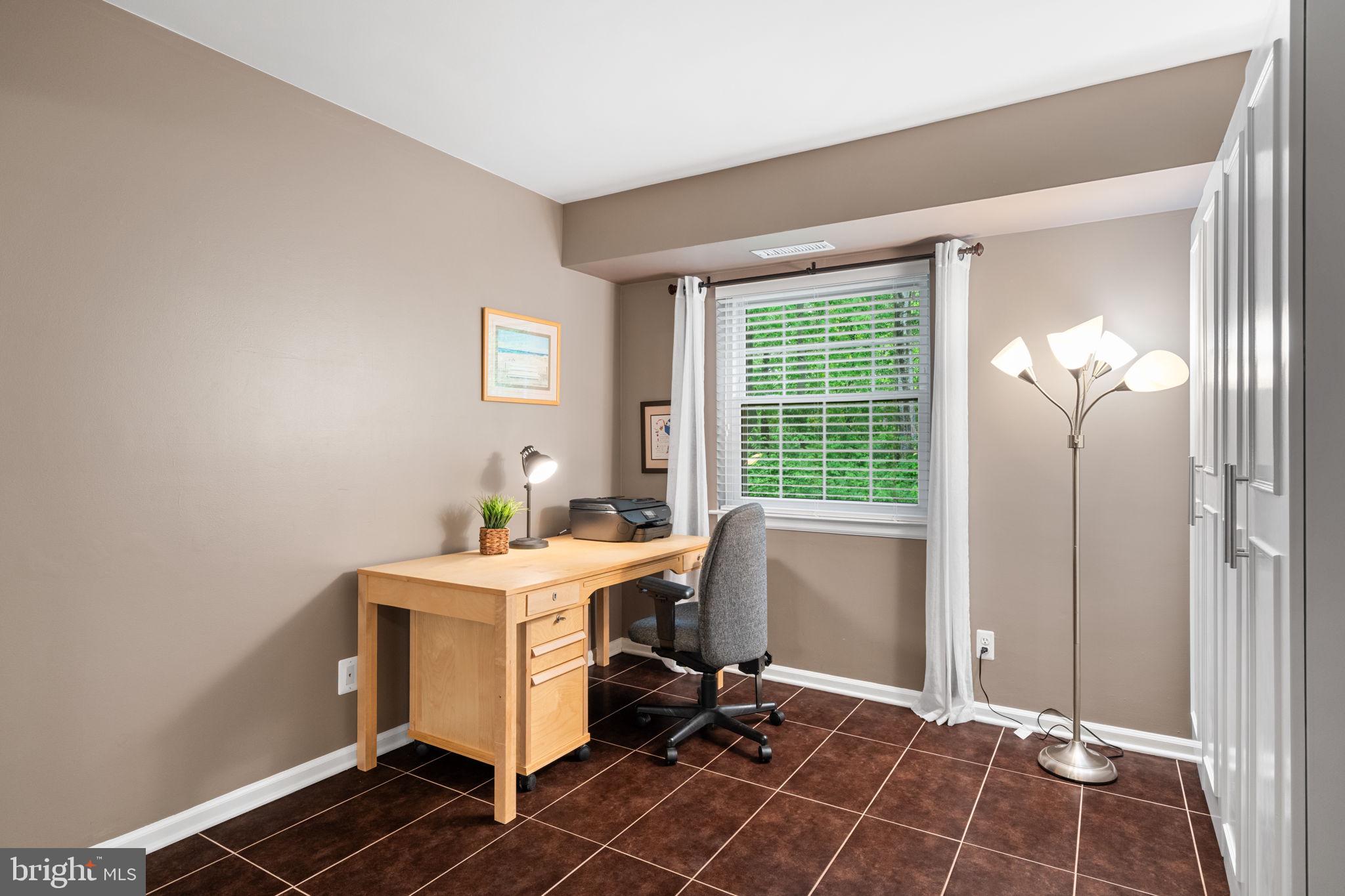 5804 Cove Landing Road, Unit 101 Burke, VA 22015 - Photo 29 of 37 3rd Bedroom