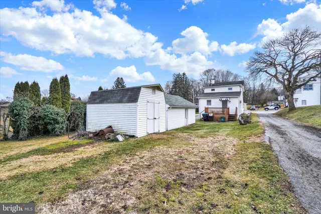 $150,000 | 5 East Pennsylvania Avenue, Stewartstown, PA 17363