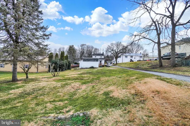 $150,000 | 5 East Pennsylvania Avenue, Stewartstown, PA 17363