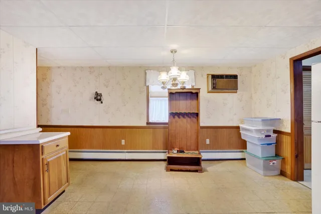 $150,000 | 5 East Pennsylvania Avenue, Stewartstown, PA 17363