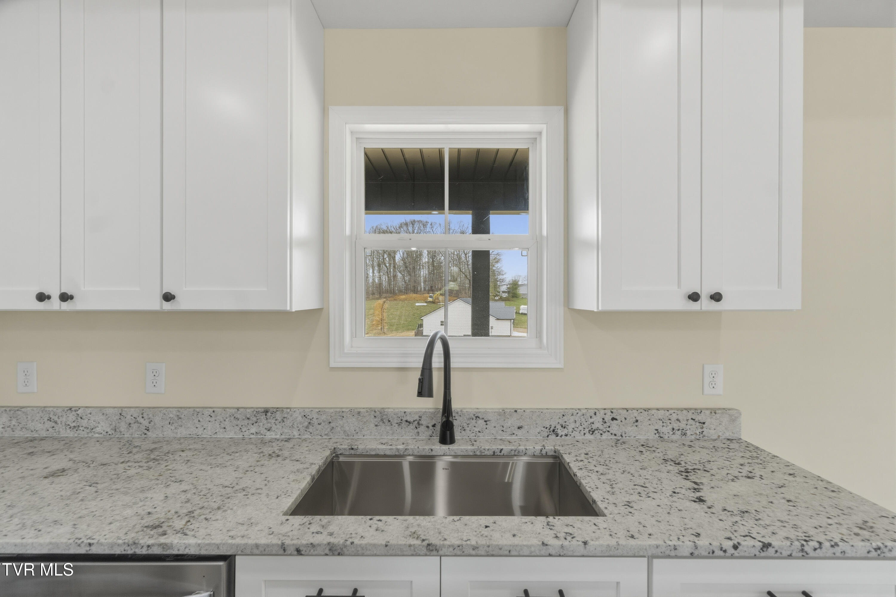 410 Gibson Loop Afton, TN 37616 - Photo 14 of 60 11