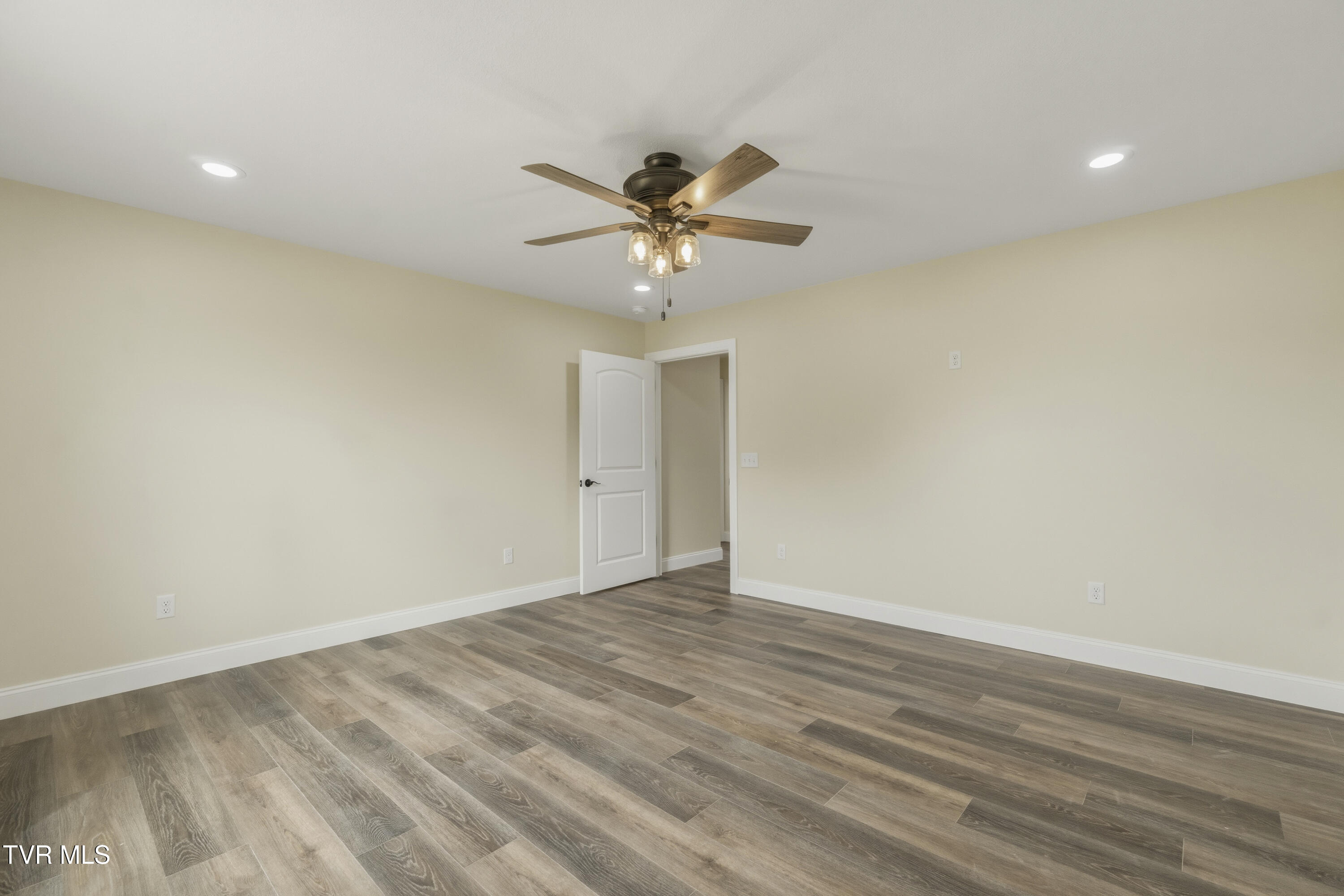 410 Gibson Loop Afton, TN 37616 - Photo 34 of 60 25