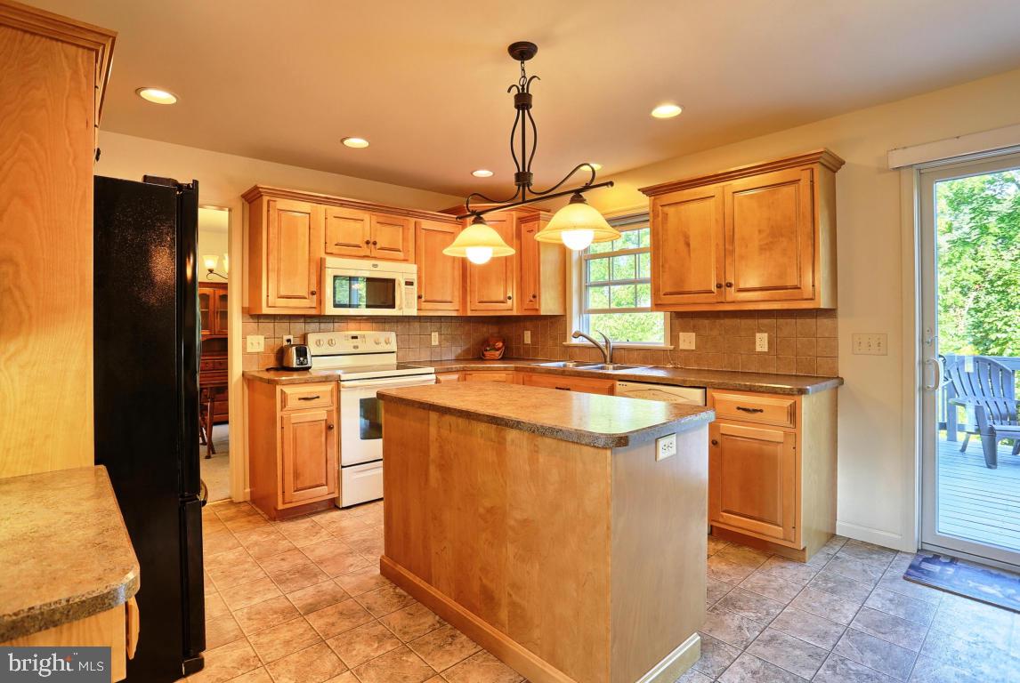 1506 Rolling Meadow Road Lebanon, PA 17046 - Photo 5 of 25 Gallery Image 5