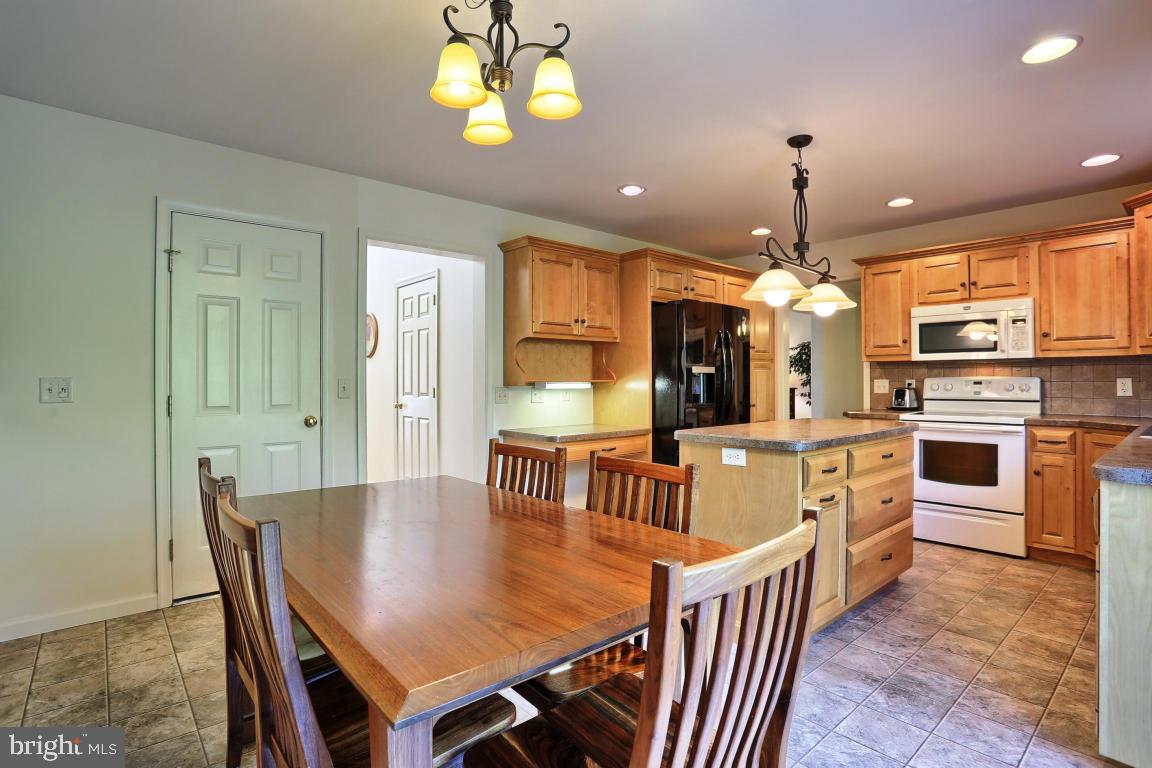 1506 Rolling Meadow Road Lebanon, PA 17046 - Photo 8 of 25 Gallery Image 8