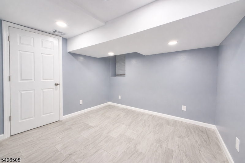 411 South 16th Street, Unit 1 Newark, NJ 07103 - Photo 26 of 39 a view of an empty room