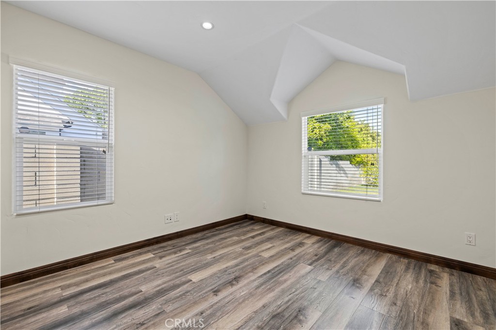 6531 Ranchito Avenue Van Nuys, CA 91401 - Photo 11 of 75